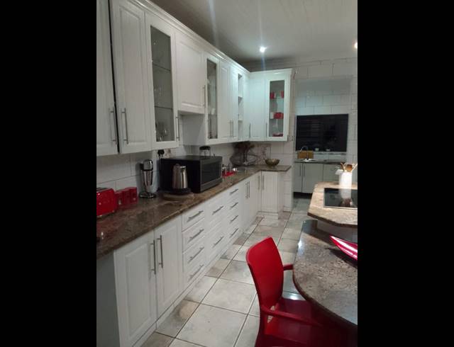 3 BEDROOM PROPERTY TO RENT IN FLORIDA